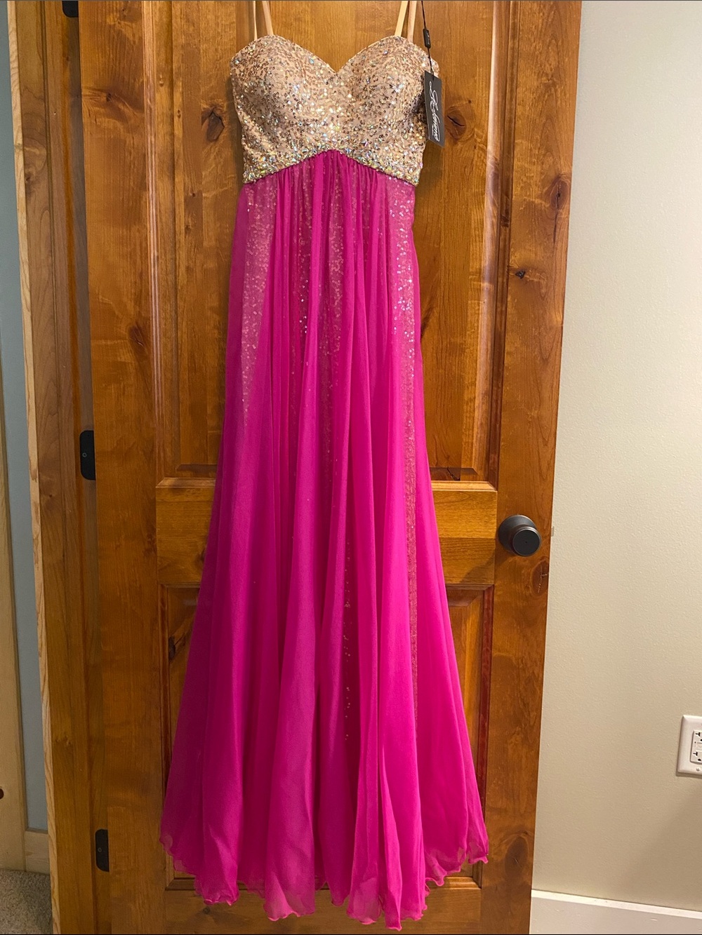 BRAND NEW W/ Tags 💖 La Femme Gold Sequin & Hot Pink Prom or Formal Gown